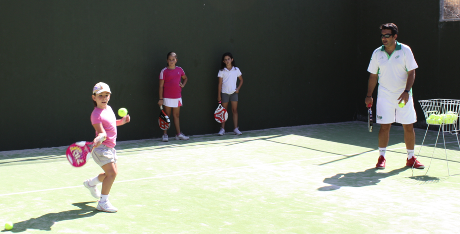 Mariapadel Éxito en el Clinic de menores del Club de Tenis de Almería