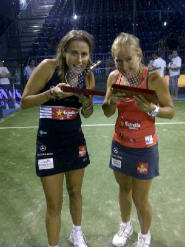 Navarro Reiter trofeo benicassim 2011 padelgood Carolina y Cecilia dedican el triunfo a sus seguidores de Twitter y Facebook
